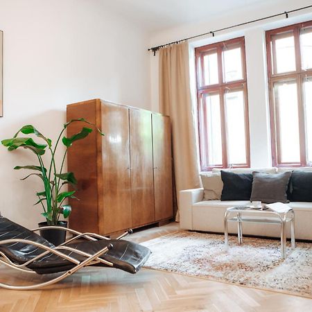 Апартаменты Oomph Vintage 2Br Gem Steps From Politechnika Варшава Экстерьер фото